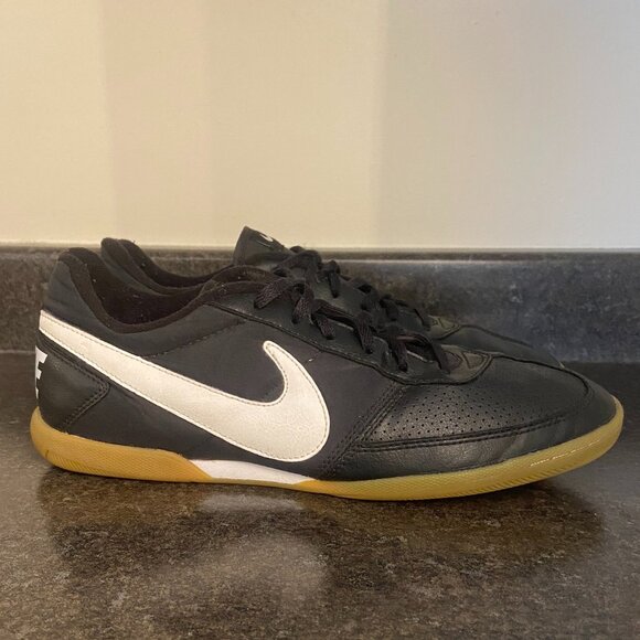 Nike Davinho Indoor Soccer Shoe - Size 10 - Picture 2 of 8